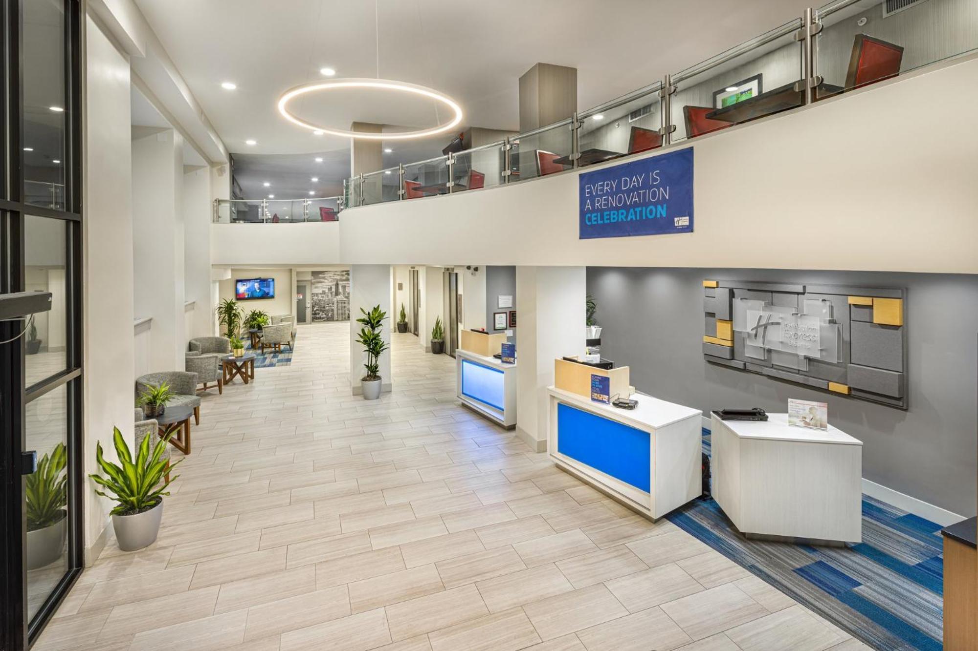 Holiday Inn Express & Suites - Atlanta Downtown By Ihg Екстериор снимка