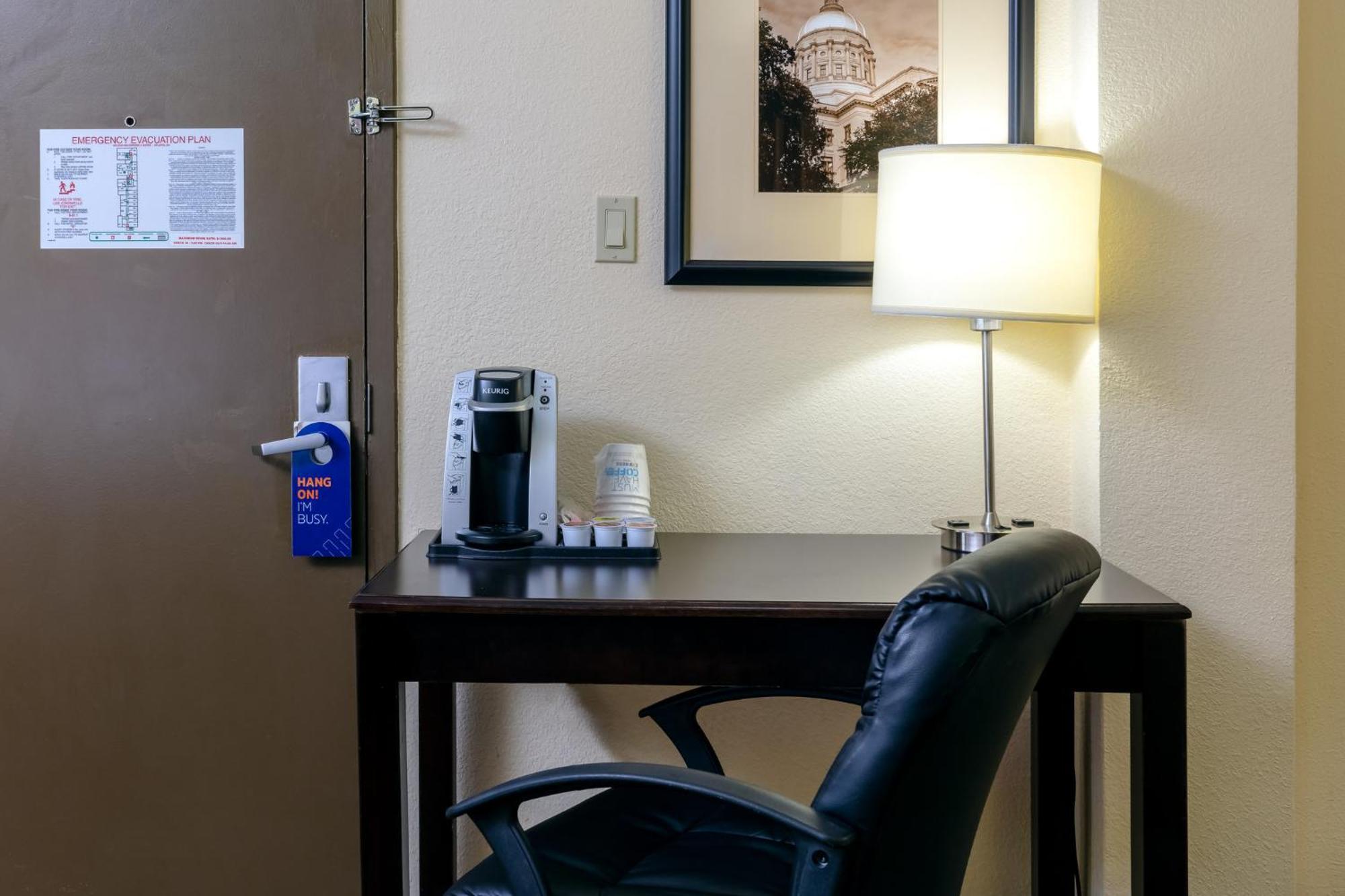 Holiday Inn Express & Suites - Atlanta Downtown By Ihg Екстериор снимка
