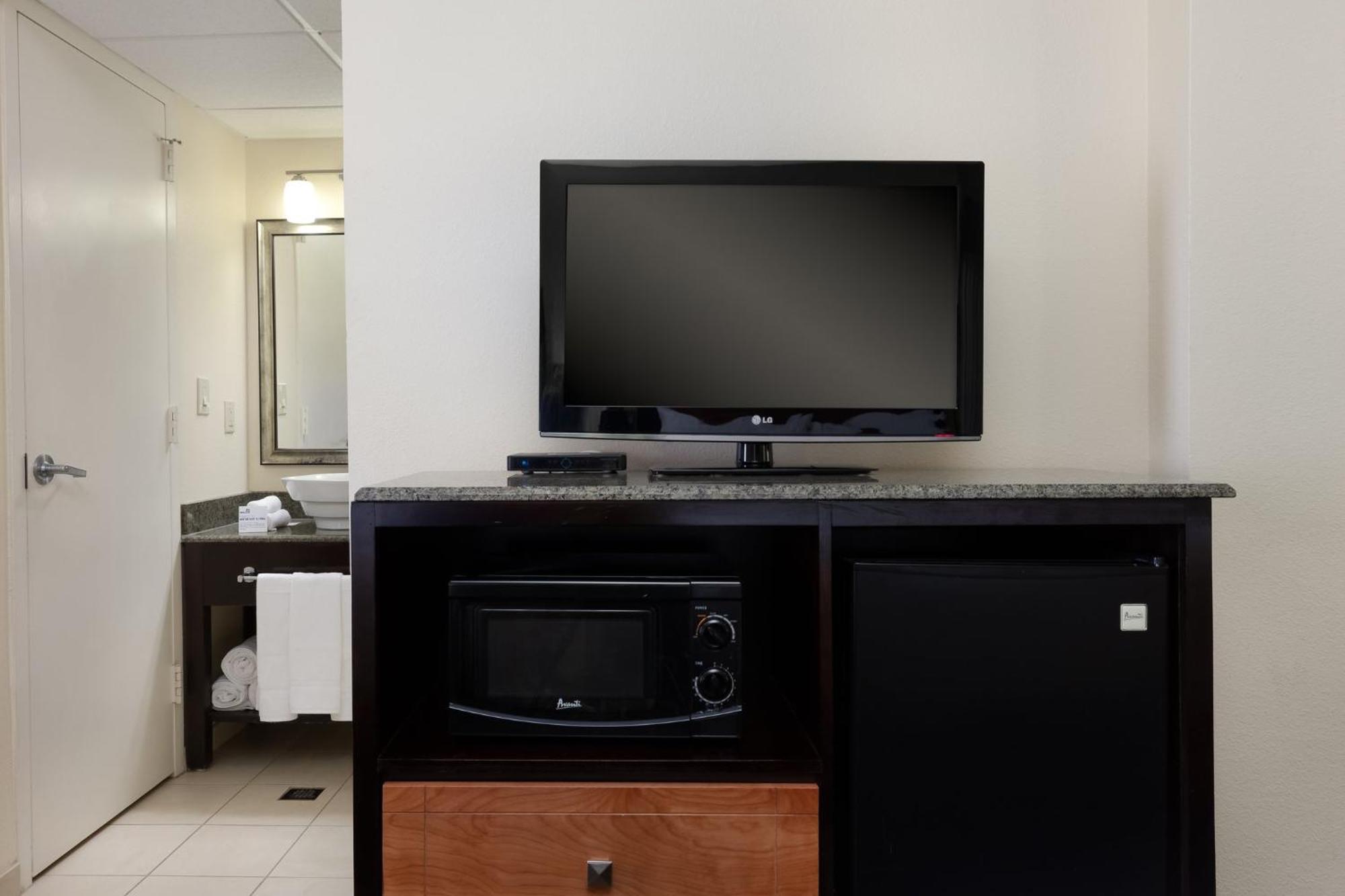 Holiday Inn Express & Suites - Atlanta Downtown By Ihg Екстериор снимка
