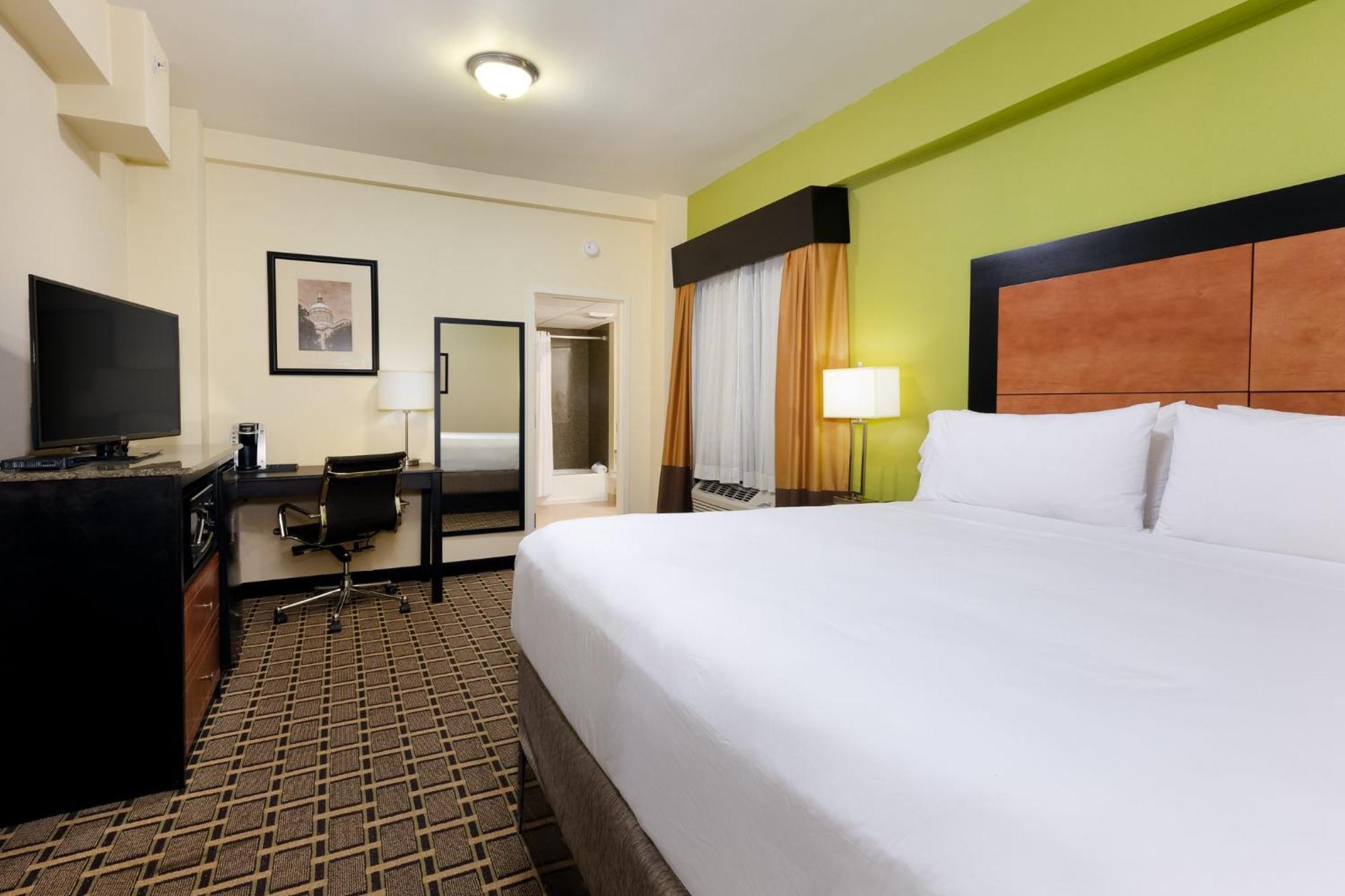 Holiday Inn Express & Suites - Atlanta Downtown By Ihg Екстериор снимка